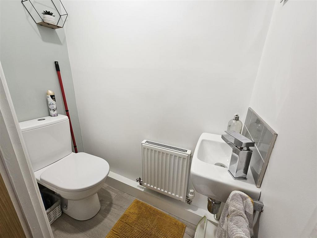 Downstairs WC.jpg