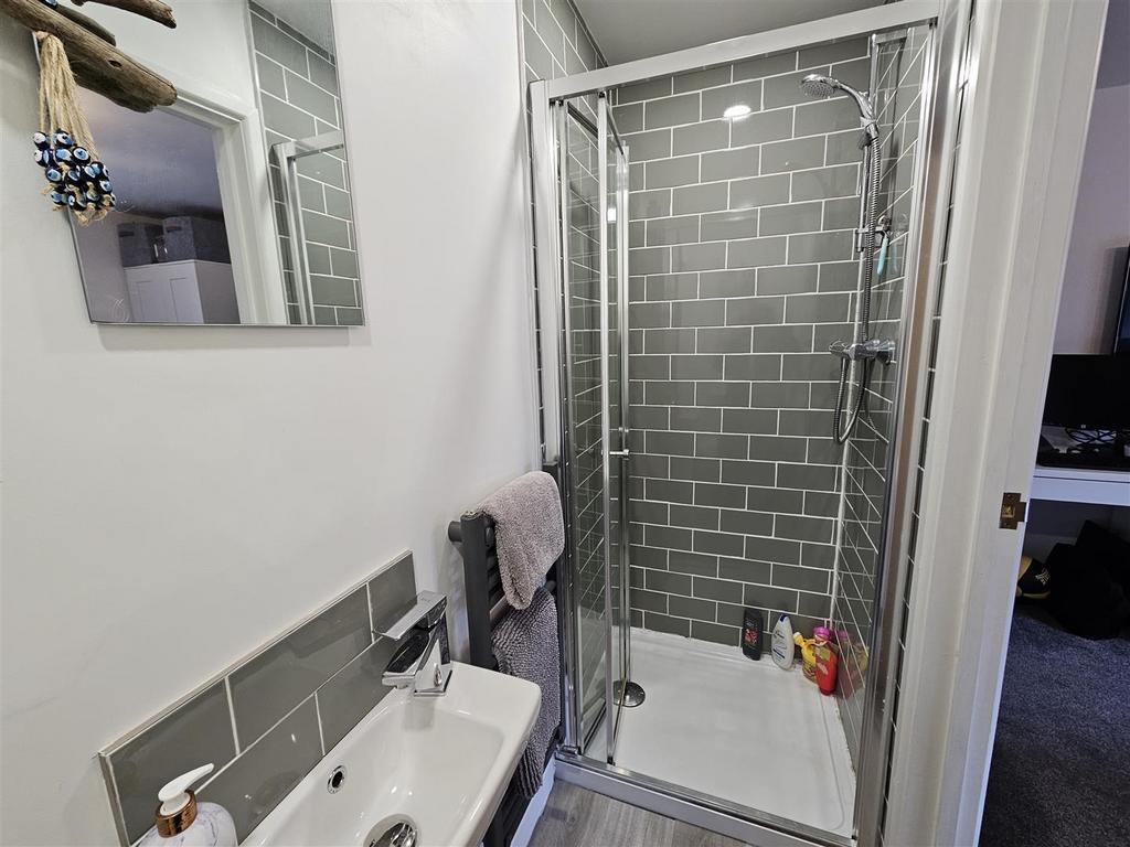 En-suite (2).jpg