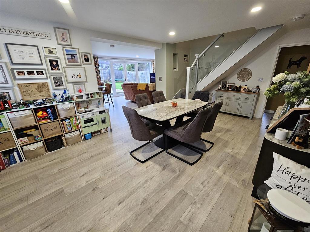 Dining Room.jpg