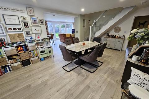 4 bedroom semi-detached house for sale, Oak Road, Tavistock