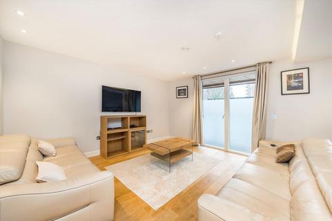 3 bedroom flat to rent, Iverson Road, London NW6
