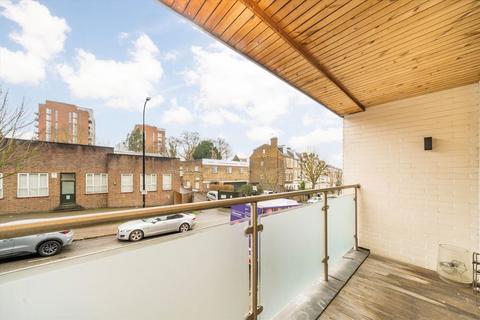 3 bedroom flat to rent, Iverson Road, London NW6