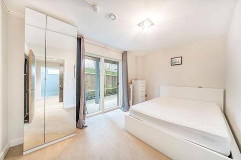 3 bedroom flat to rent, Iverson Road, London NW6