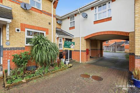 3 bedroom end of terrace house for sale, Derby Close, Basildon SS16