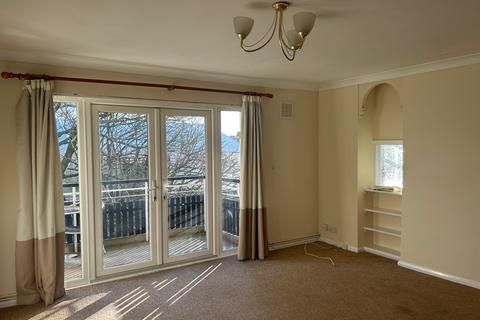 2 bedroom flat to rent, Wyatt House