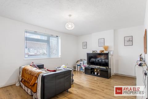 2 bedroom flat for sale, Tottenhall Road, London, N13