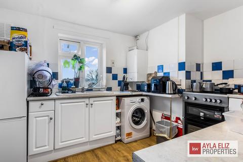 2 bedroom flat for sale, Tottenhall Road, London, N13
