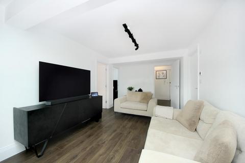 undefined, Gilbert court , W5