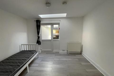 undefined, Green Drive, Southall