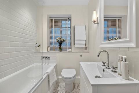 1 bedroom flat to rent, Carisbrooke Court, Weymouth Street, London