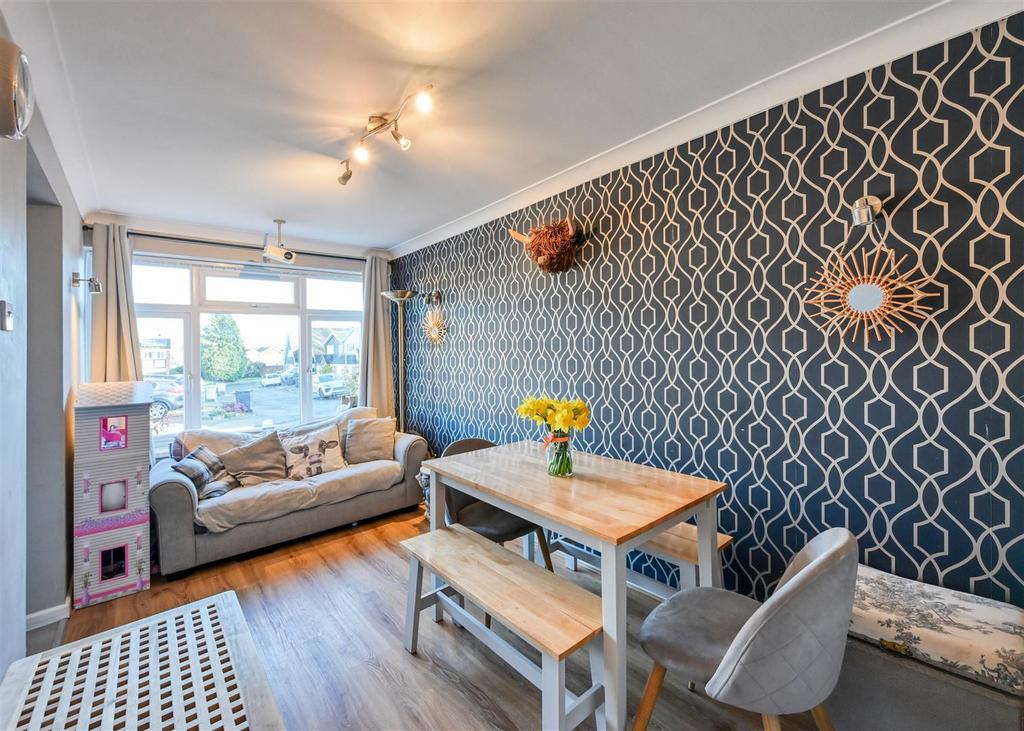 30 Bromley Gardens-06.jpg