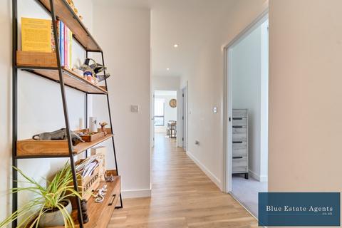 2 bedroom apartment for sale, Earl Haig Close, Hounslow, TW4