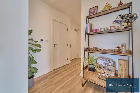 2 bedroom apartment for sale, Earl Haig Close, Hounslow, TW4