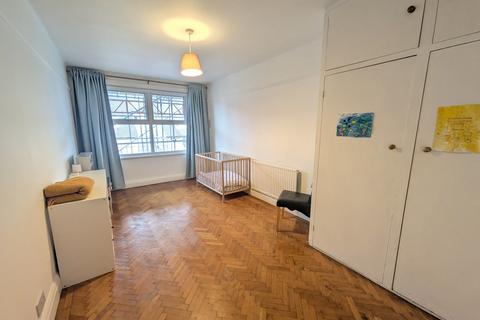 2 bedroom flat for sale, Yew Tree Court, Bridge Lane, NW11