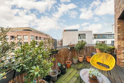 3 bedroom flat for sale, Roach Road, London E3