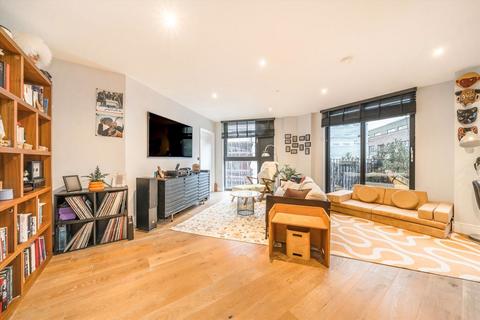 3 bedroom flat for sale, Roach Road, London E3