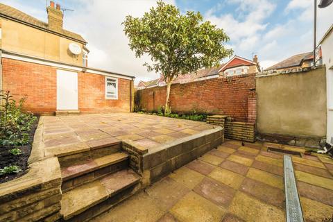 3 bedroom house to rent, Kingsley Avenue, London W13