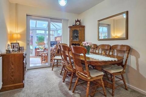 2 bedroom bungalow for sale, Cedar Close, Ampthill, Bedfordshire, MK45
