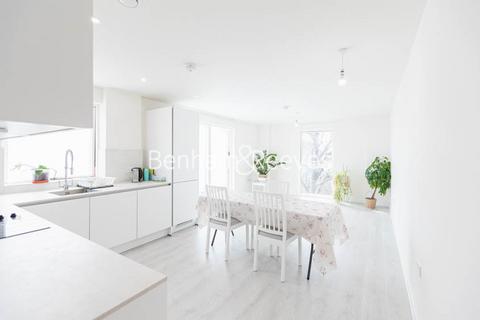 2 bedroom apartment to rent, Harrow View, Harrow HA1