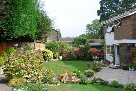 2 bedroom flat for sale, Cornford Way, Christchurch, BH23 4QU
