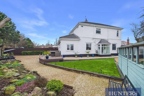 4 bedroom detached house for sale, St. Thomas Road, Bridlington