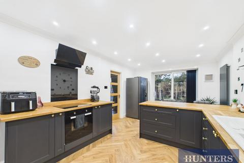 4 bedroom detached house for sale, St. Thomas Road, Bridlington