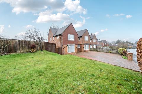 Queen Eleanors Road, Guildford, GU2