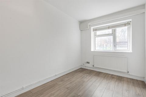 1 bedroom flat to rent, Chertsey Court, Mortlake, SW14