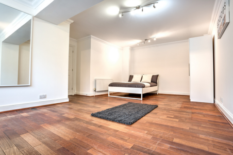 4 bedroom flat to rent, Imperial Court, 225 Kennington Lane, London, England, SE11