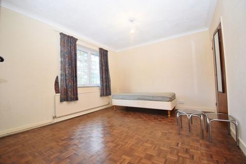 2 bedroom apartment for sale, Russettings, Westfield Park, Hatch End