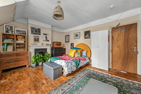3 bedroom flat to rent, Brockley Road, London, SE4
