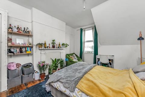 3 bedroom flat to rent, Brockley Road, London, SE4