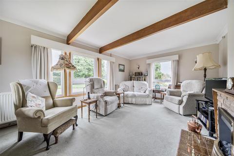 3 bedroom detached house for sale, Willow Street, Overton-On-Dee.