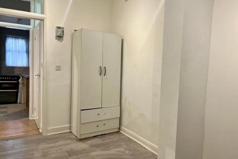 undefined, Lynn Mews, London