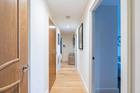2 bedroom flat for sale, Brewhouse Lane, London, SW15