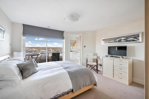 2 bedroom apartment for sale, Barrier Point Road, London, E16