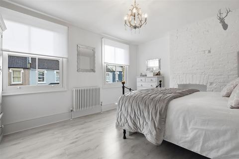 3 bedroom terraced house for sale, West Grove, Woodford Green IG8
