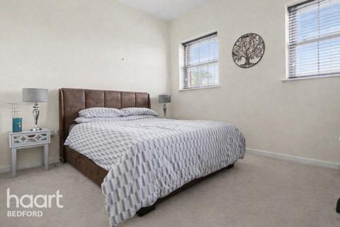 undefined, Beauvais Square, BEDFORD