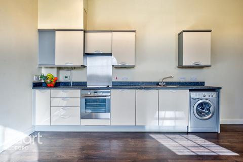 2 bedroom flat for sale, Beauvais Square, BEDFORD