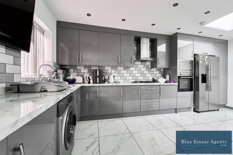 4 bedroom terraced house for sale, Long Readings Lane, Slough, SL2
