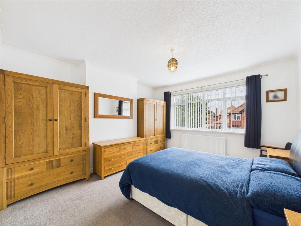 Bedroom: