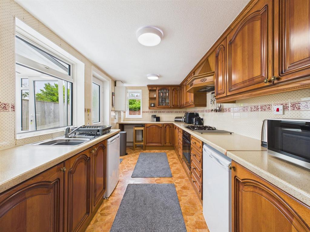 Kitchen: