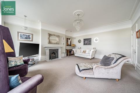 2 bedroom flat to rent, Heene Terrace, Worthing, West Sussex, BN11