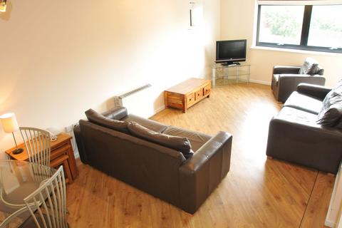 2 bedroom flat to rent, Citipeaks, East Quayside,