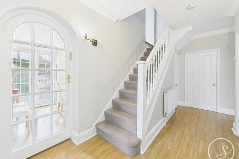 4 bedroom semi-detached house for sale, The Fairway, Leeds