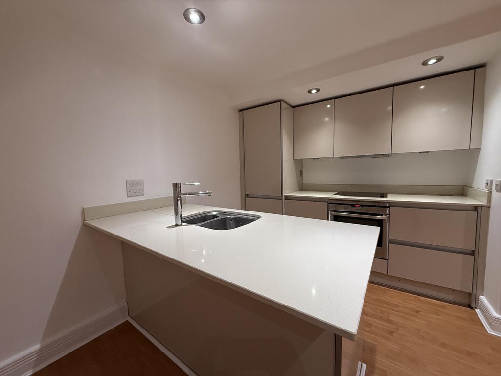 Immaculate 1 bedroom GF Flat