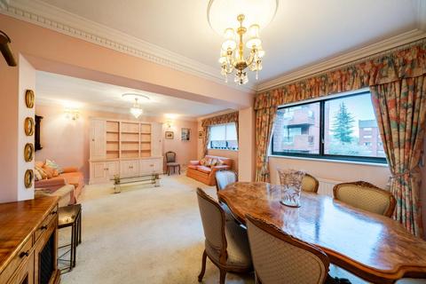 2 bedroom flat for sale, Spencer Close,  Finchley,  N3