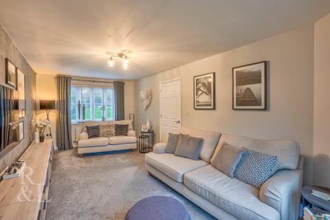 3 bedroom detached house for sale, Glamorgan Way, Church Gresley, Swadlincote