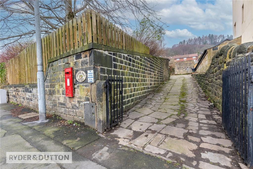 Lomg Driveway
