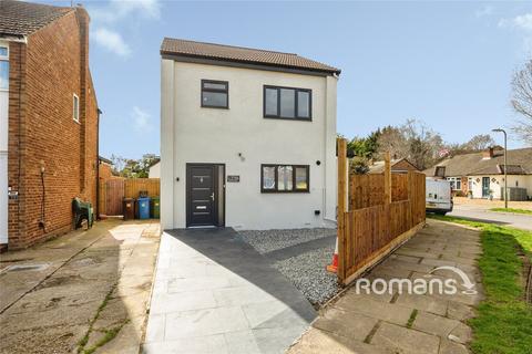 3 bedroom detached house to rent, Field Way, Aldershot, Hampshire, GU12